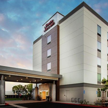 Hampton Inn & Suites Irvine/Orange County Airport Ngoại thất bức ảnh